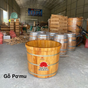 Bồn tắm gỗ Pơ mu dáng đứng bo viền trên miệng
