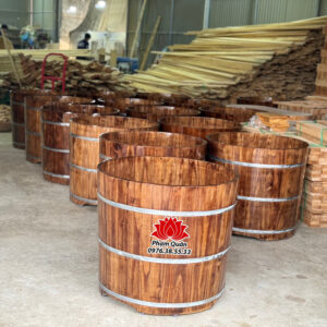 Bồn tắm tròn gỗ thông